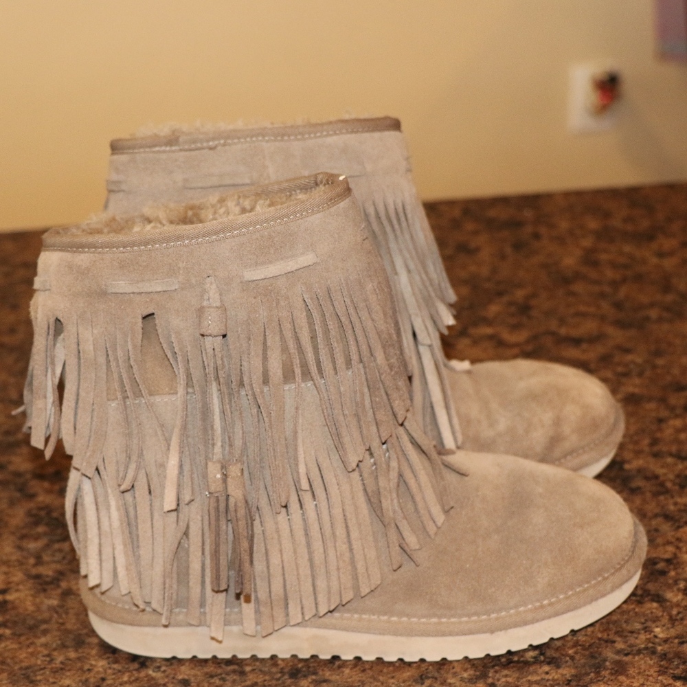 Winter boots by Koolaburra (by Ugg)